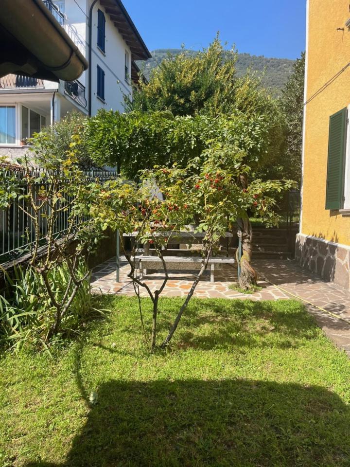 Casa Gialla Gera Lario Luaran gambar