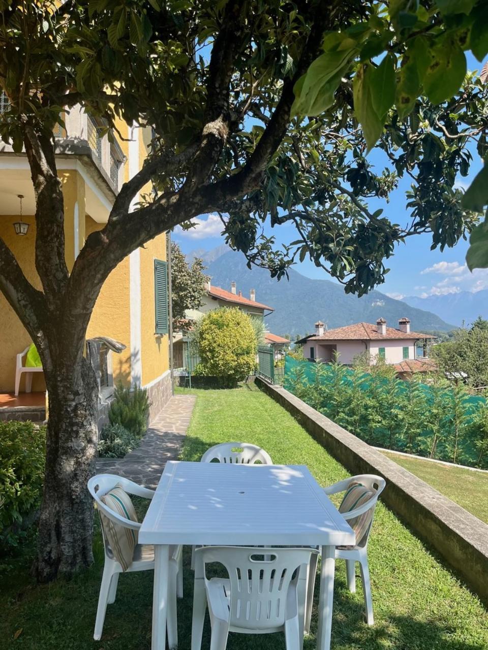 Casa Gialla Gera Lario Luaran gambar