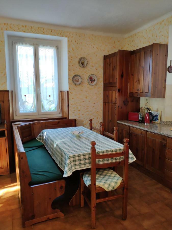 Casa Gialla Gera Lario Luaran gambar